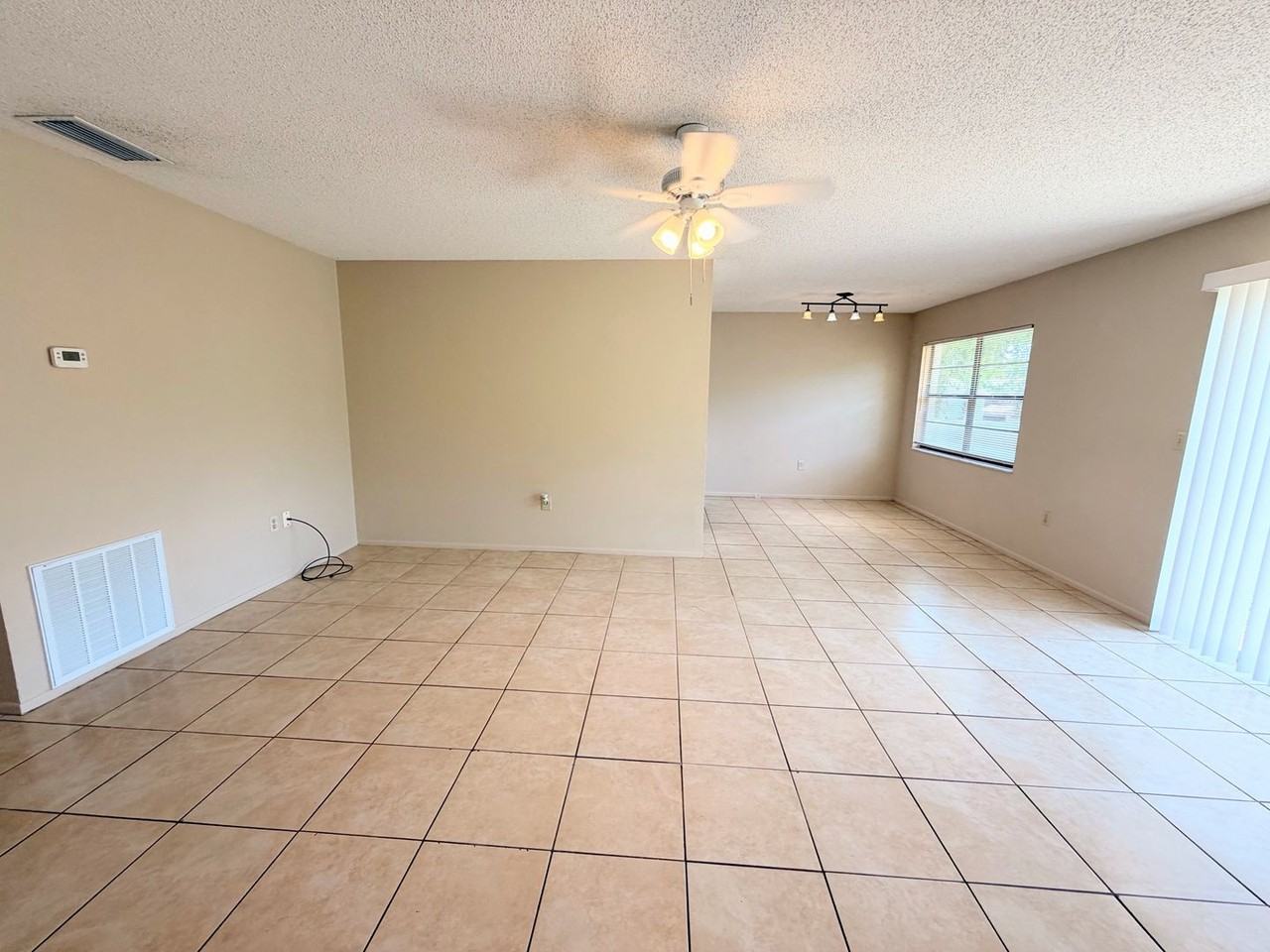 2128 Hively St - Photo 3 of 17