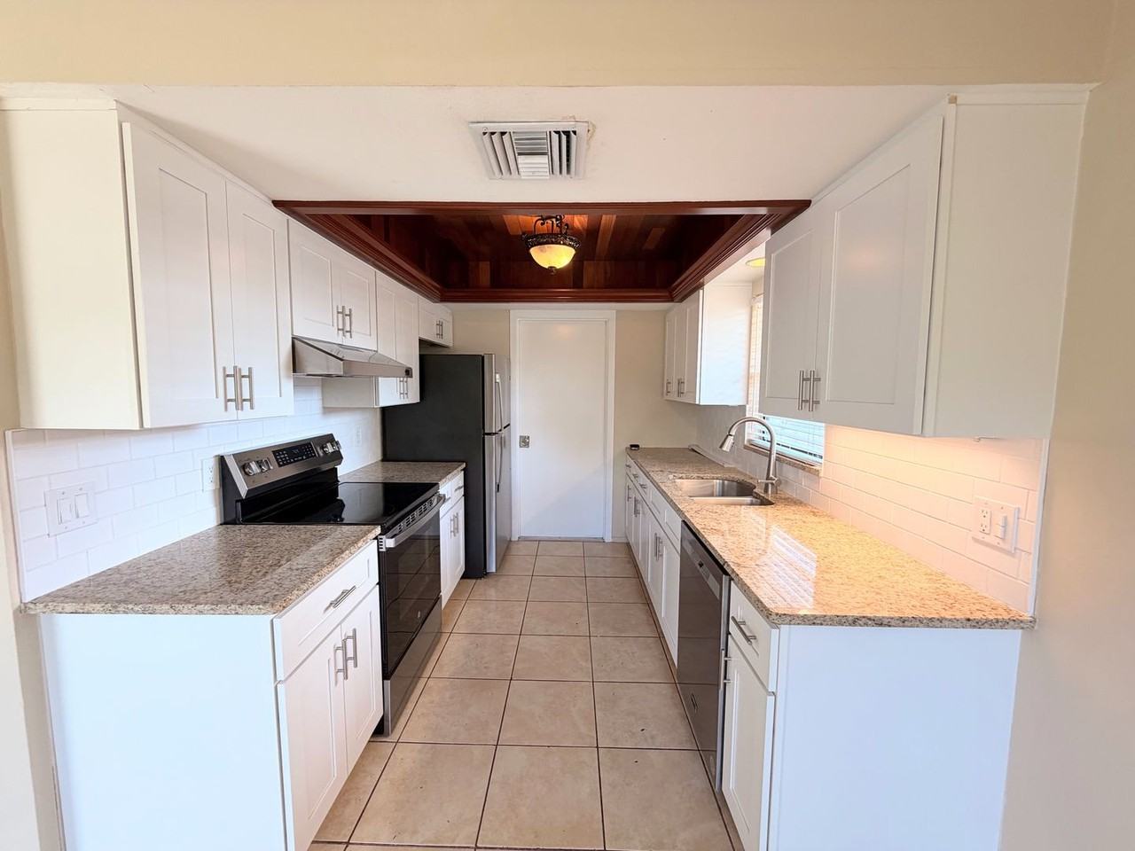 2128 Hively St - Photo 5 of 17