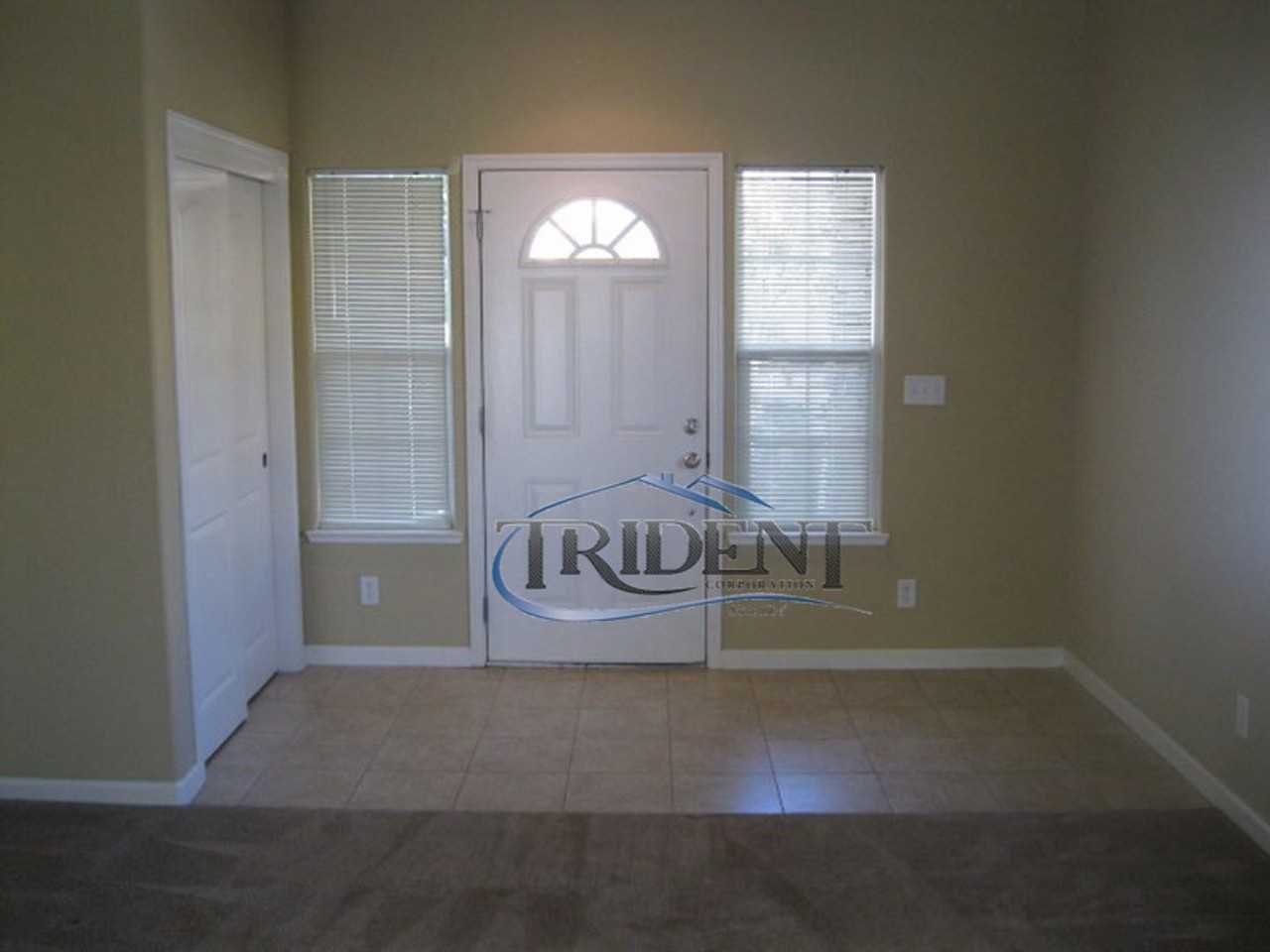 406 Hetherington Cir - Photo 2 of 17
