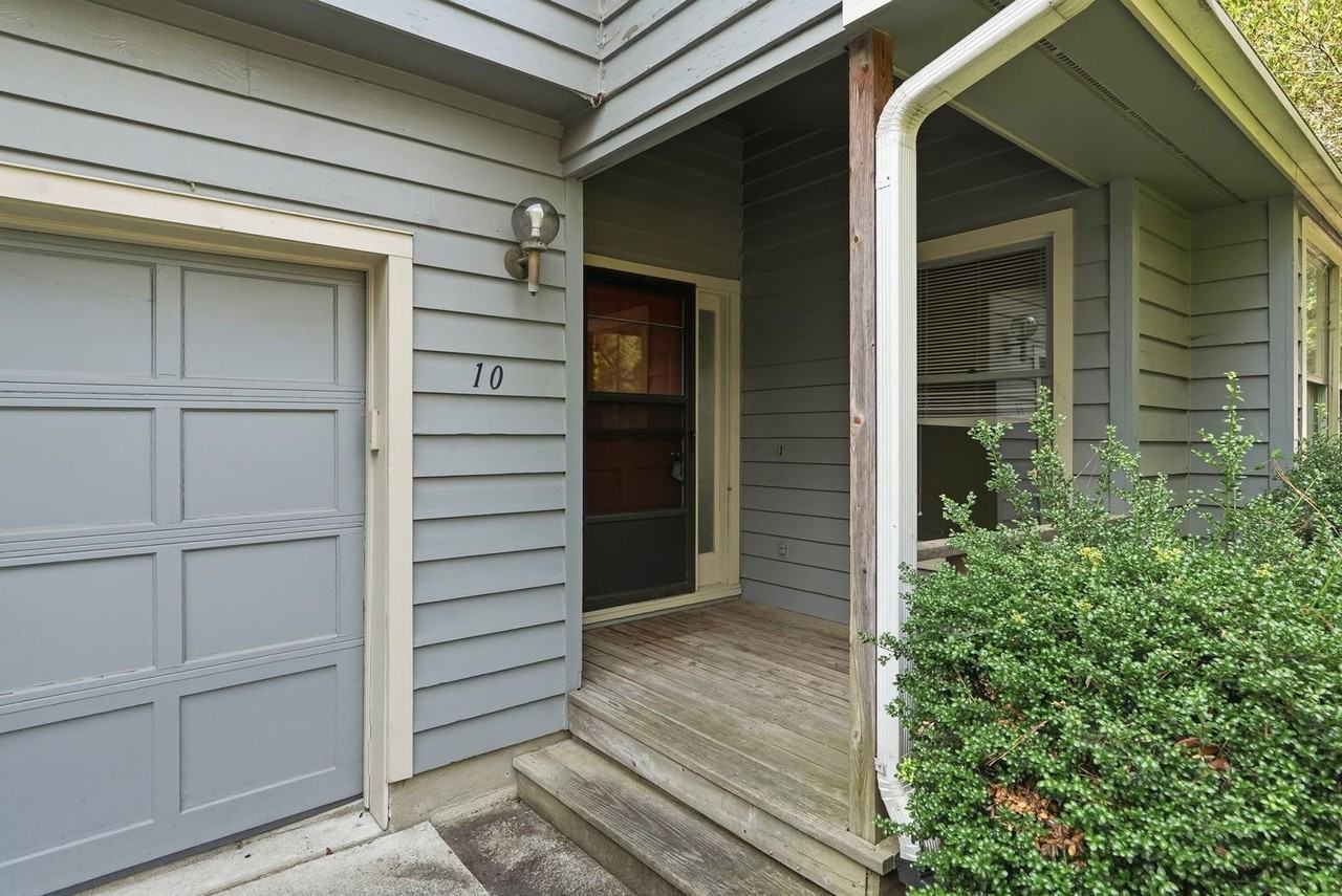10 Clover Dr - Photo 3 of 45