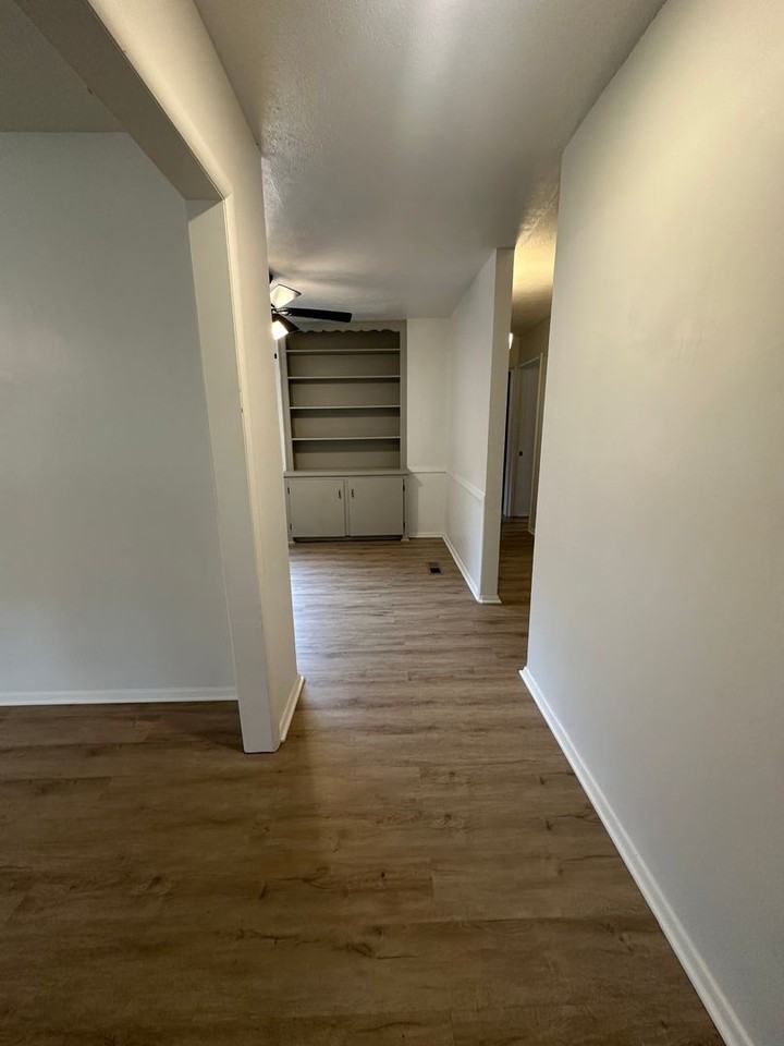 6 Raleigh Cir - Photo 2 of 30
