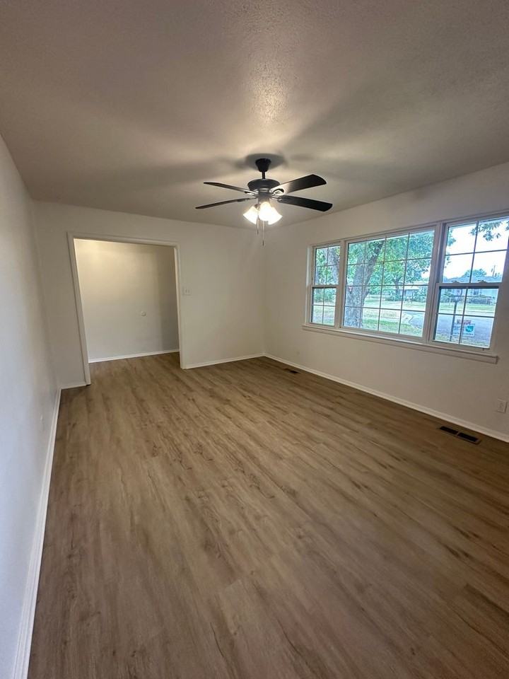 6 Raleigh Cir - Photo 4 of 30