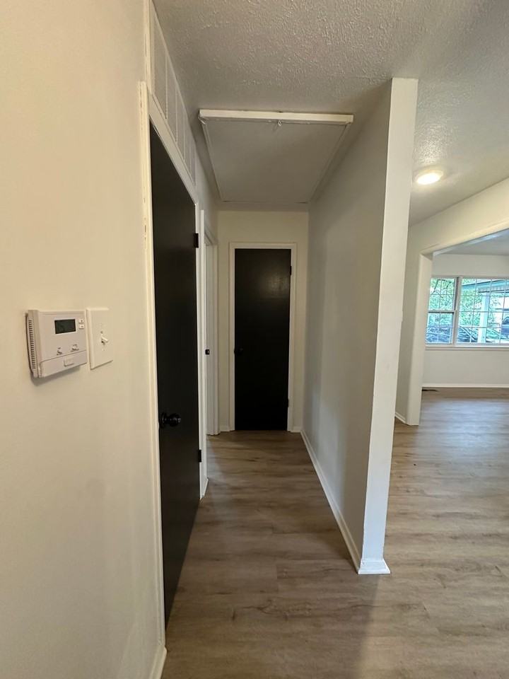 6 Raleigh Cir - Photo 5 of 30