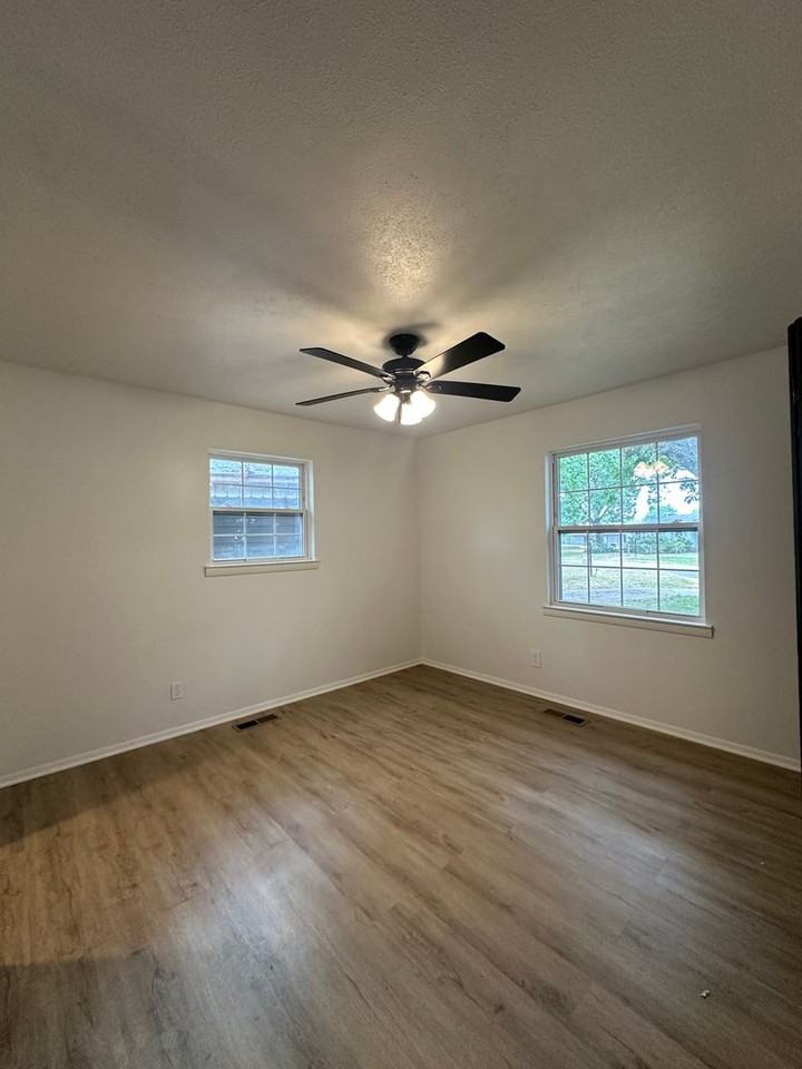6 Raleigh Cir - Photo 6 of 30