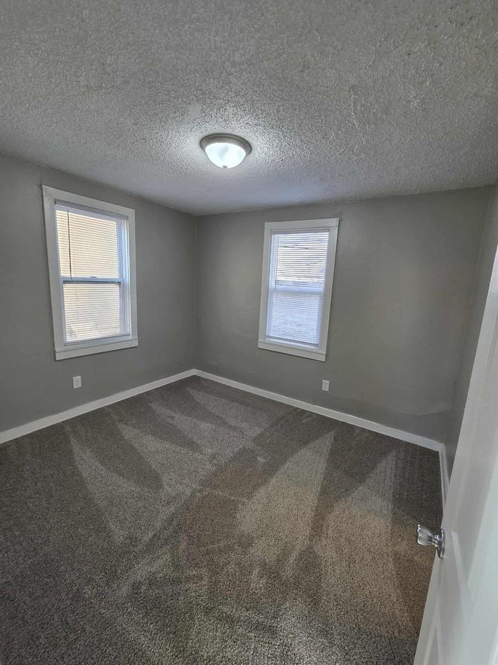 1428 S Saint Francis St - Photo 7 of 14