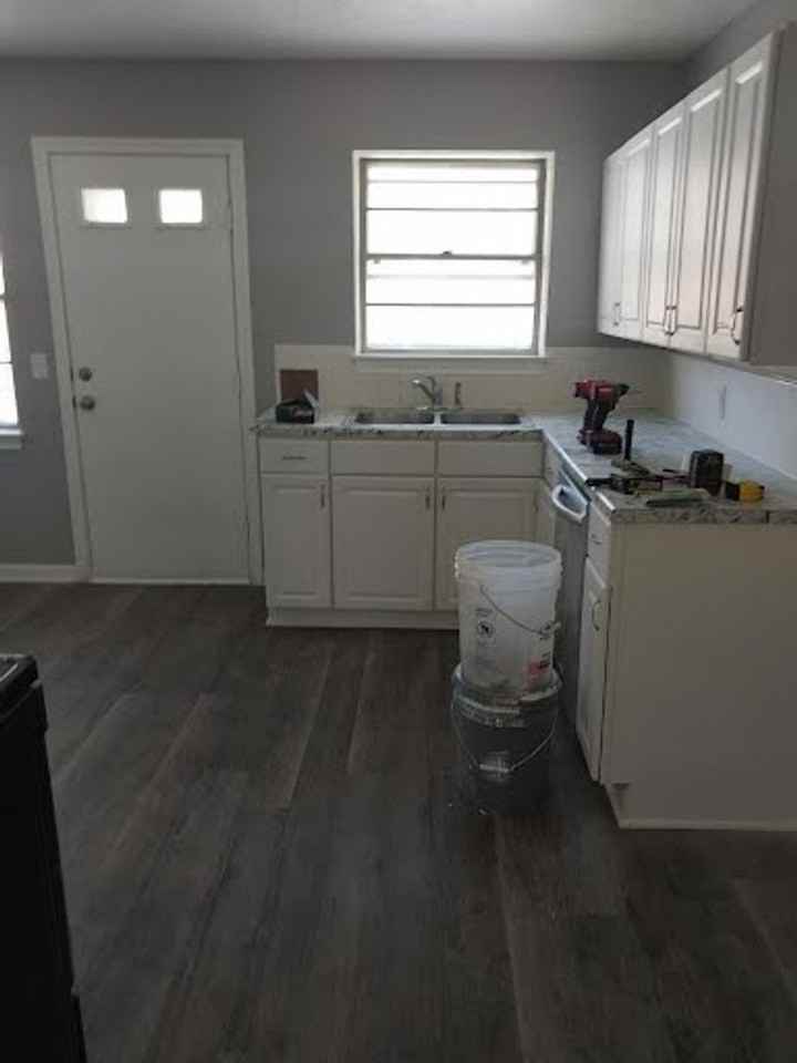 2240 S Bonn Ave - Photo 3 of 22