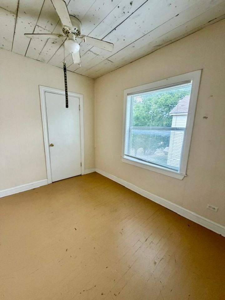 606 N 16th St - Photo 4 of 9