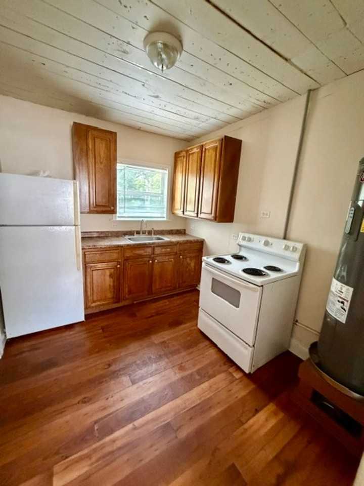 606 N 16th St - Photo 6 of 9