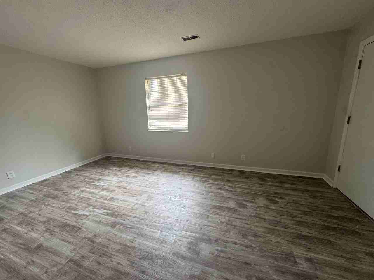 212 S David Ln - Photo 5 of 30
