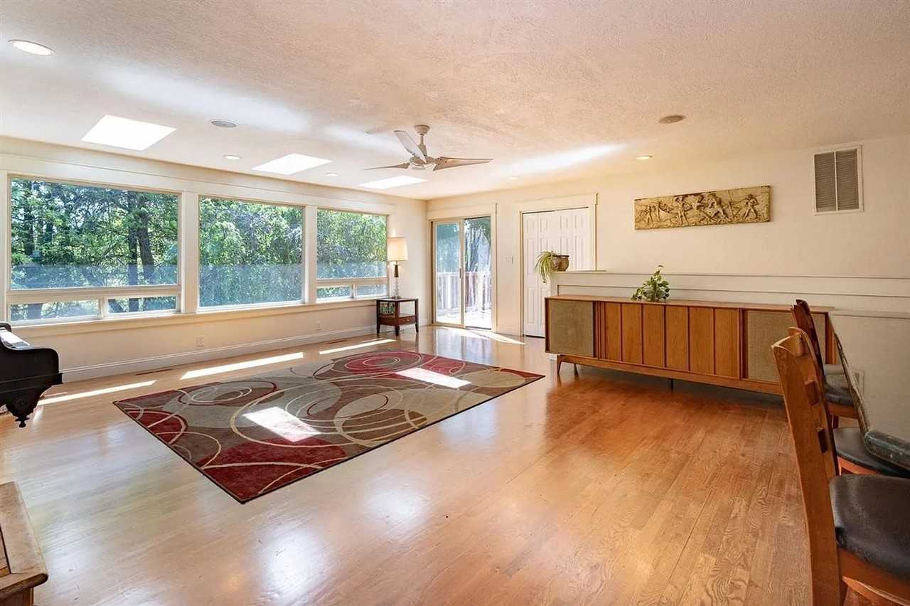 700 Helman St - Photo 2 of 19
