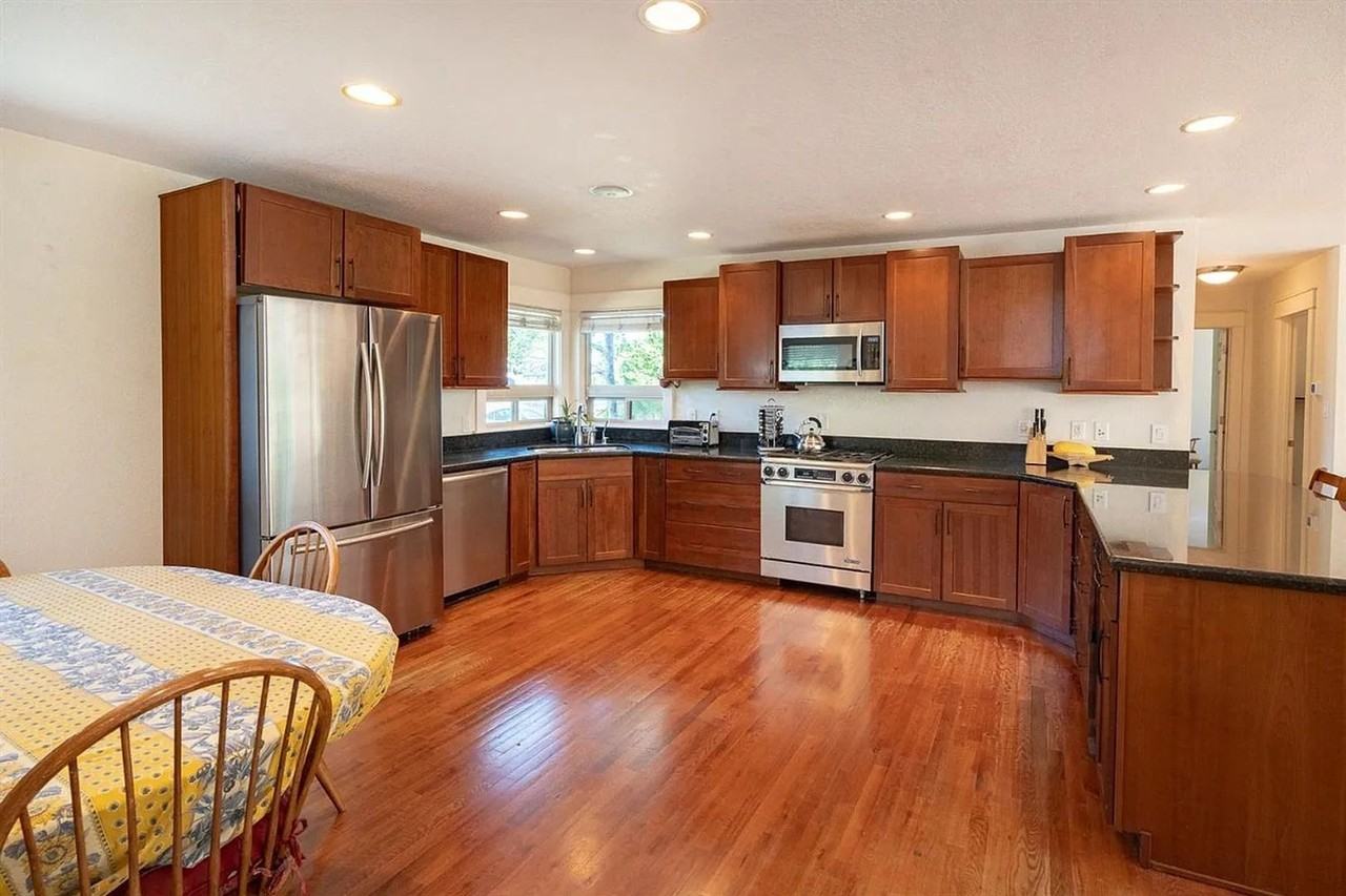 700 Helman St - Photo 3 of 19