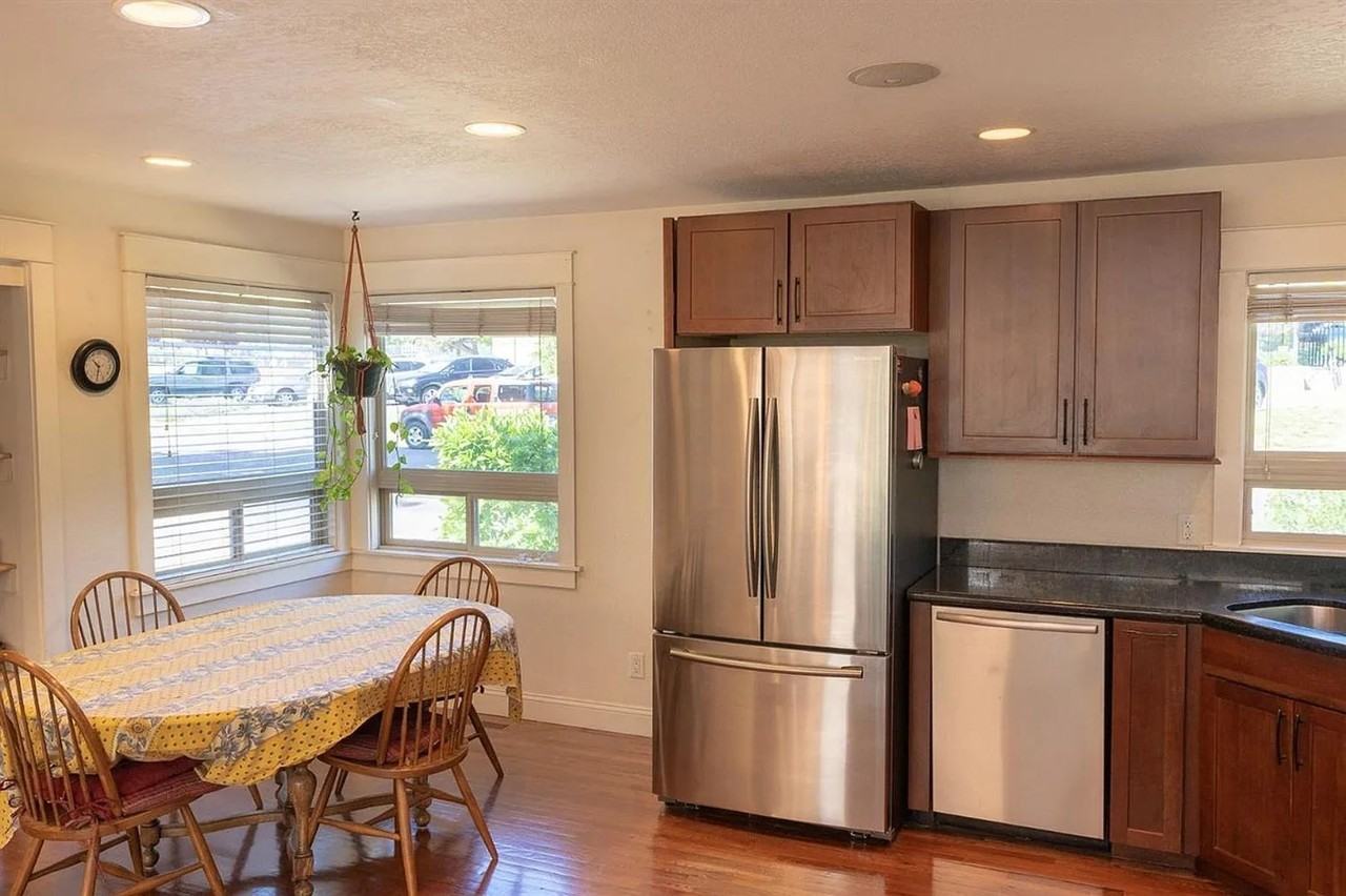 700 Helman St - Photo 4 of 19