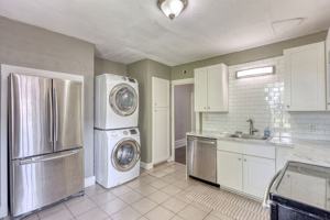 featured image of 216 Peffer St
