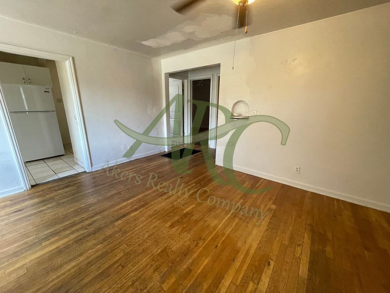 416 S Prairie Ave - Photo 3 of 18