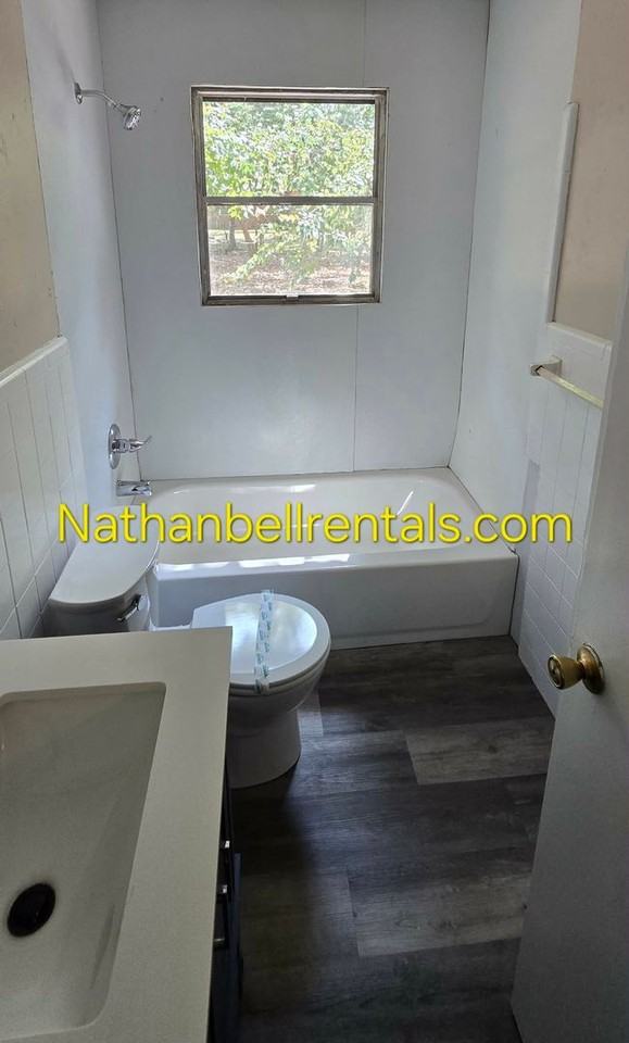 2340 Beverly Dr - Photo 4 of 6