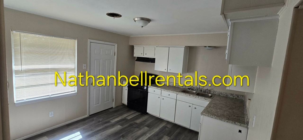 2340 Beverly Dr - Photo 5 of 6