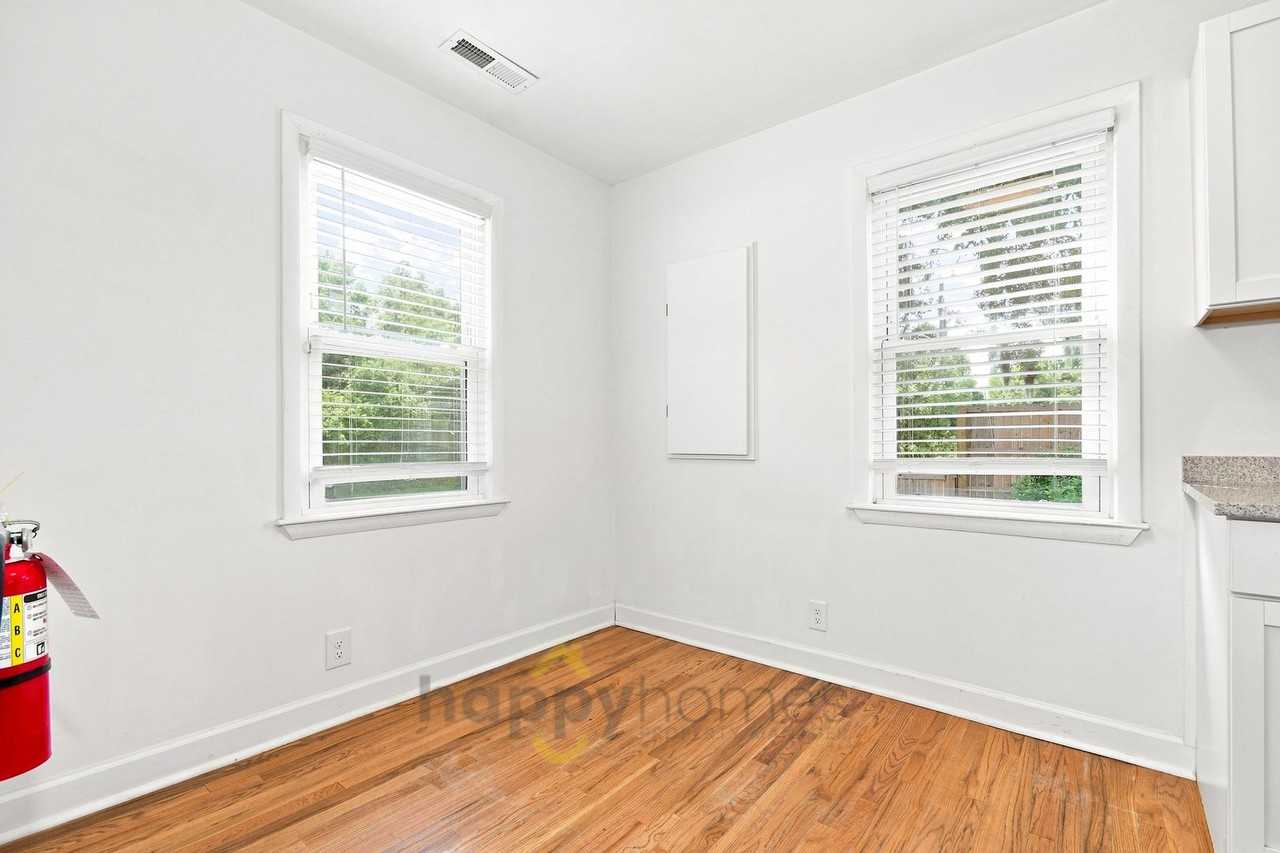 3955 Christopher St - Photo 6 of 18