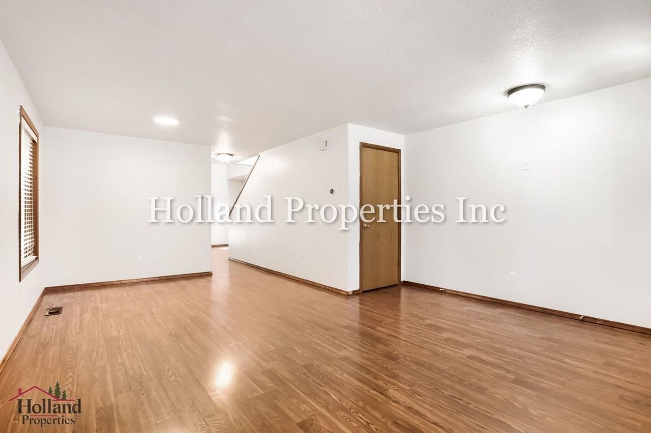 18215 Sw Longacre St - Photo 4 of 29