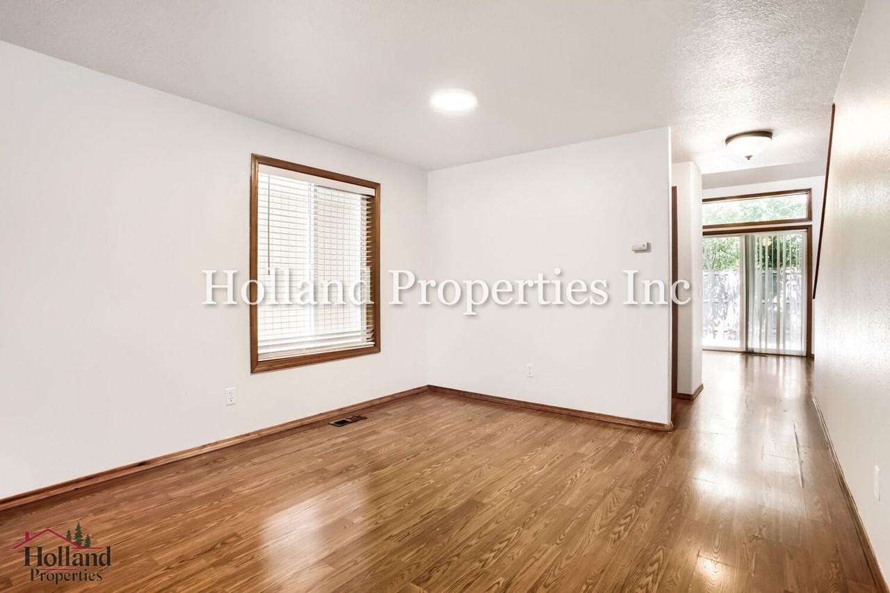 18215 Sw Longacre St - Photo 5 of 29