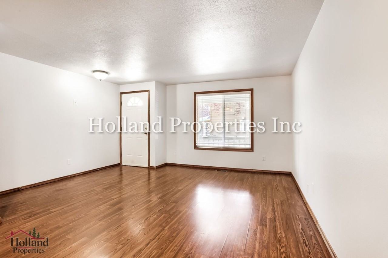18215 Sw Longacre St - Photo 6 of 29