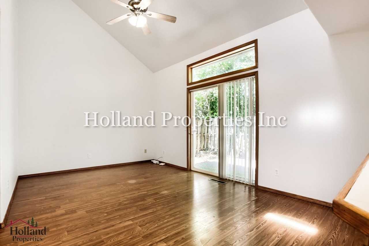 18215 Sw Longacre St - Photo 7 of 29