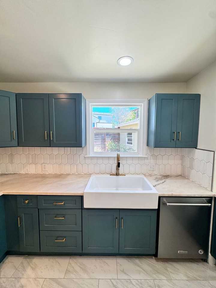 4574 Whaley Ave - Photo 7 of 34