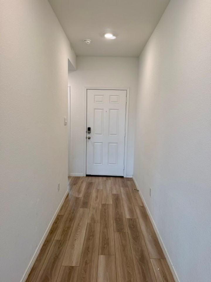 12516 Tarres Ct - Photo 4 of 21