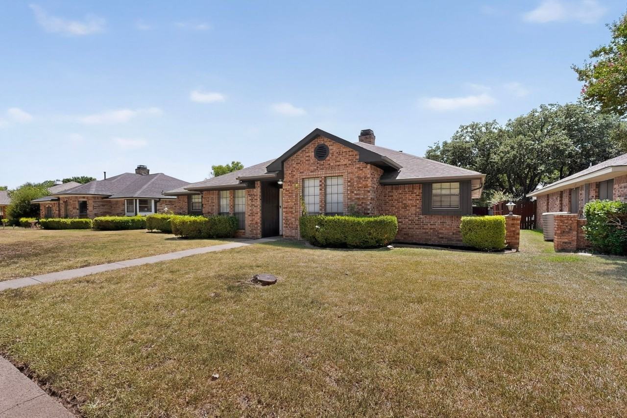 3510 Amber Ave - Photo 4 of 48