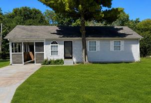 330 N Mina Ave - Photo 1 of 1
