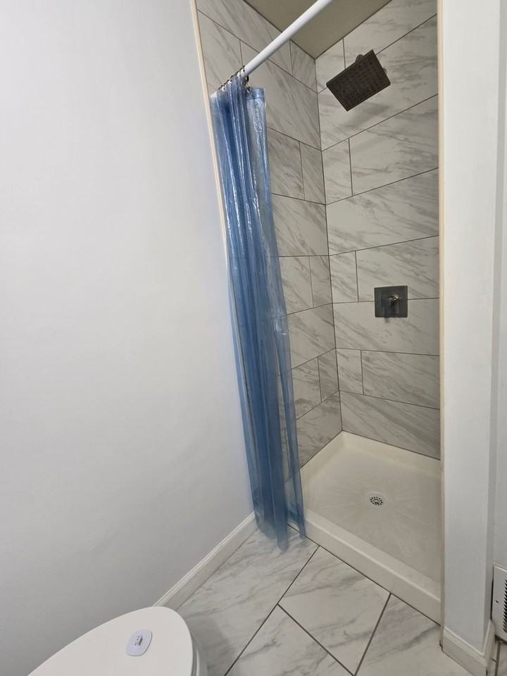 4575 Blaine St Ne - Photo 7 of 32