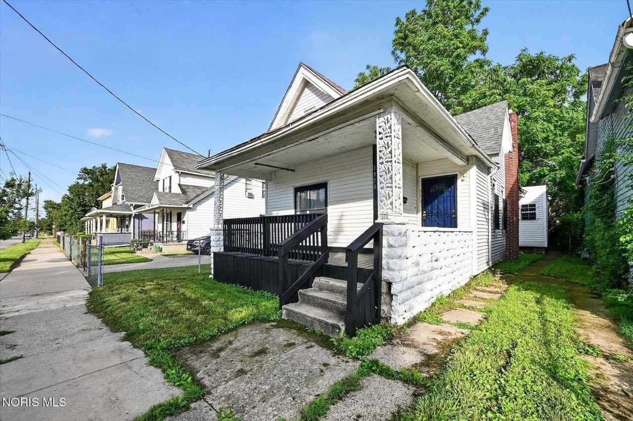 1970 N Ontario St - Photo 2 of 22