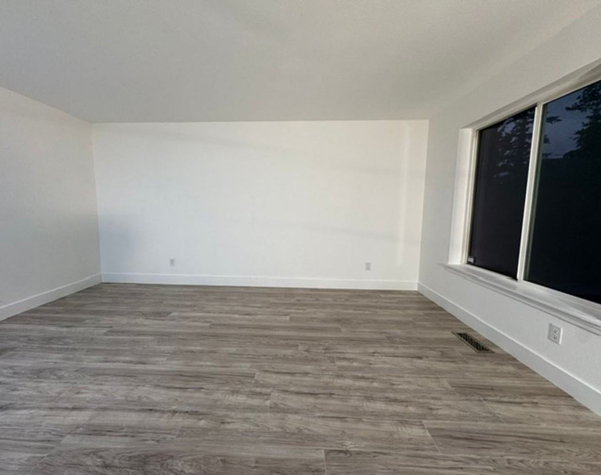 15965 Sw Roth Dr - Photo 2 of 25