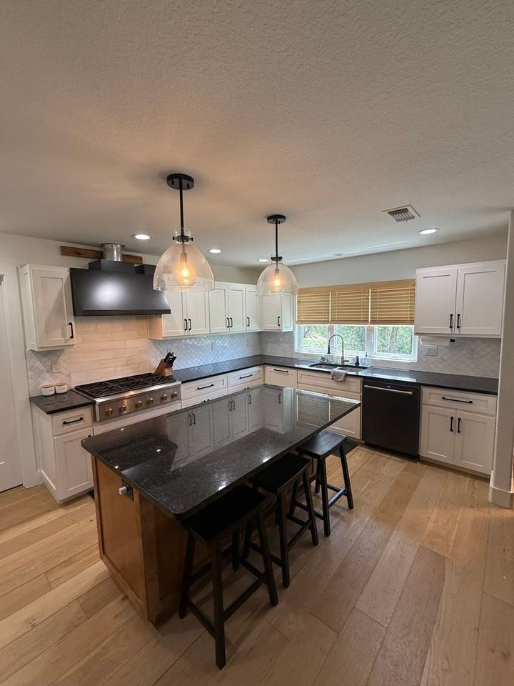 4130 Summit Dr - Photo 6 of 30