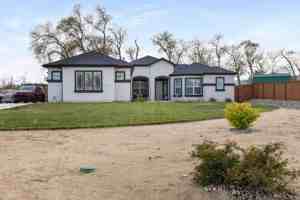 featured image of 690 Rose Ln