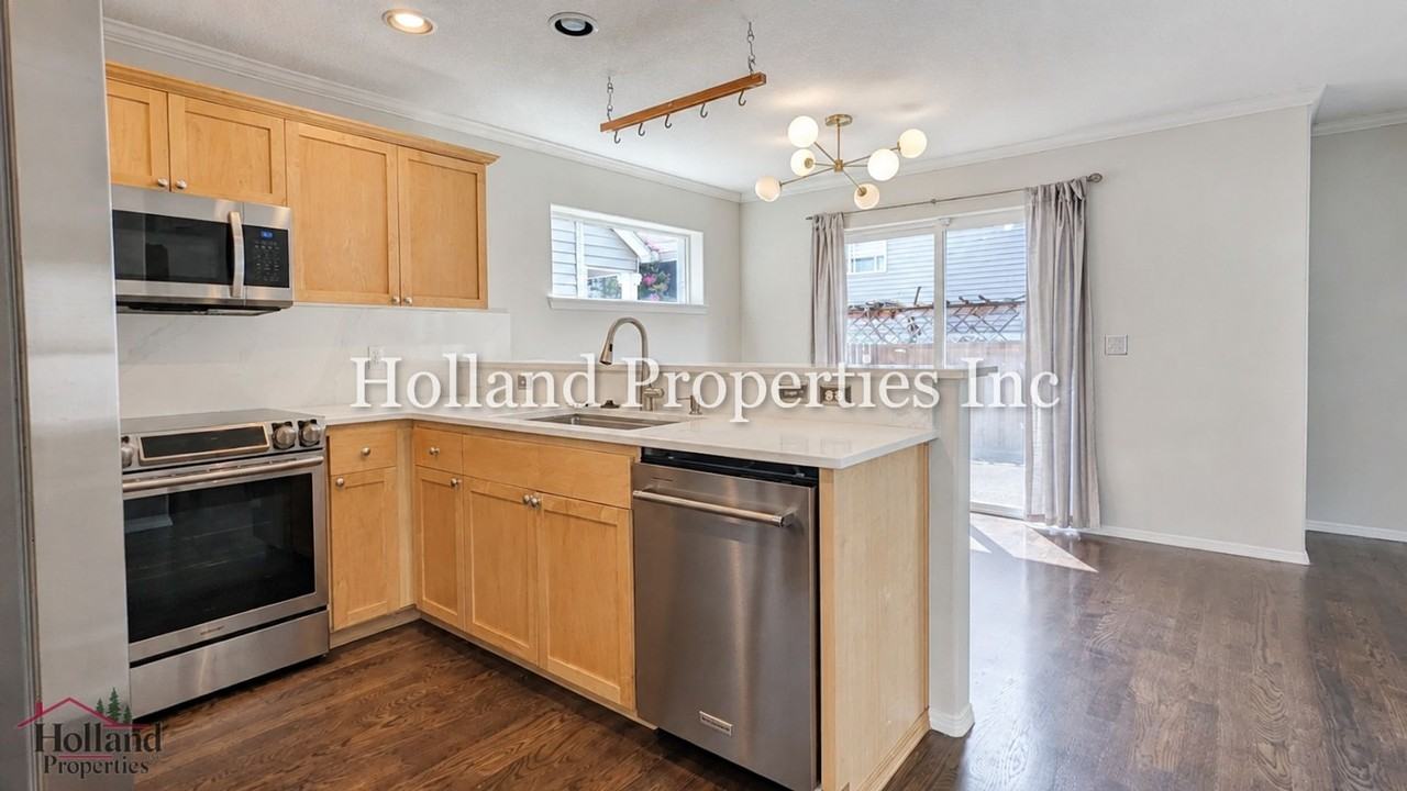 6477 Nw Connery Ter - Photo 7 of 20