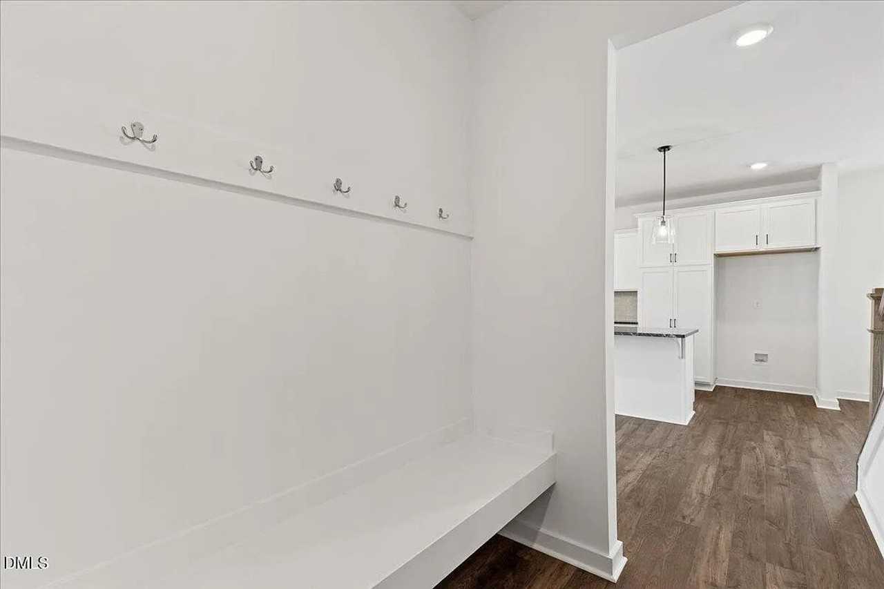 105 S Mule Way ##Nc - Photo 2 of 38