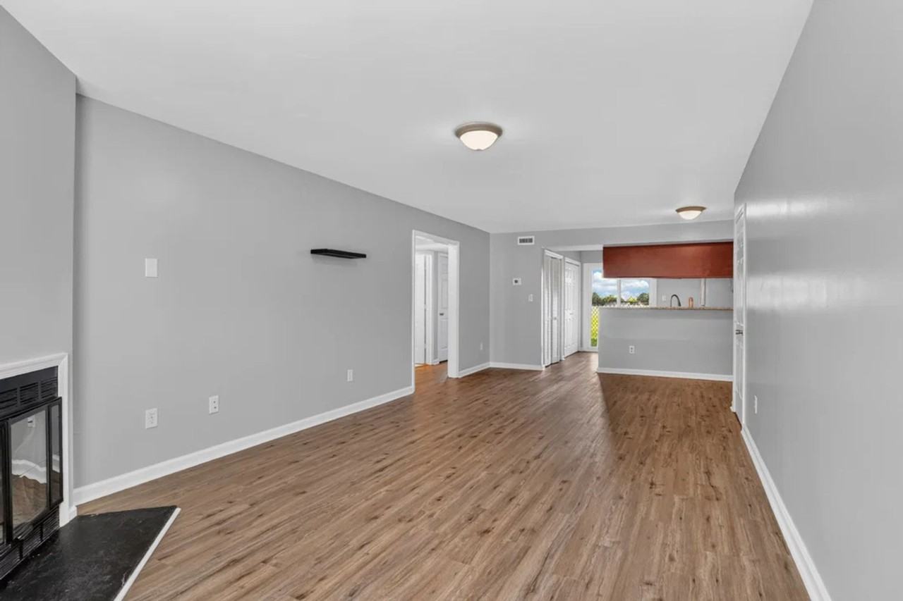 351 Fort Worth Ave - Photo 5 of 19