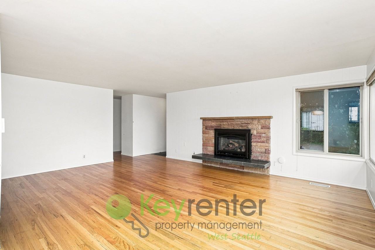 924 S 226th Pl - Photo 5 of 28