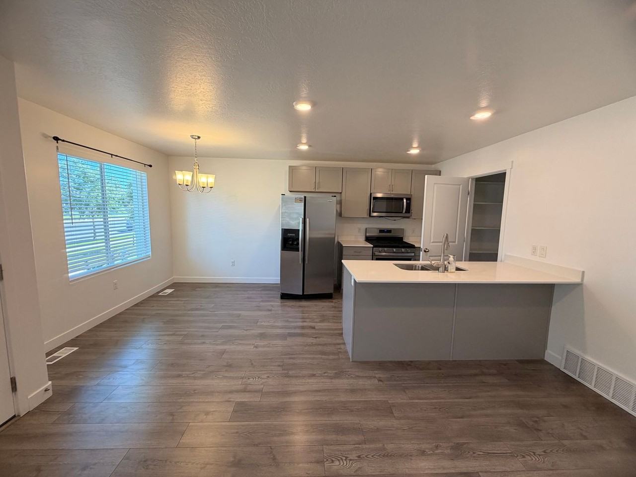434 W 1820 S - Photo 3 of 30
