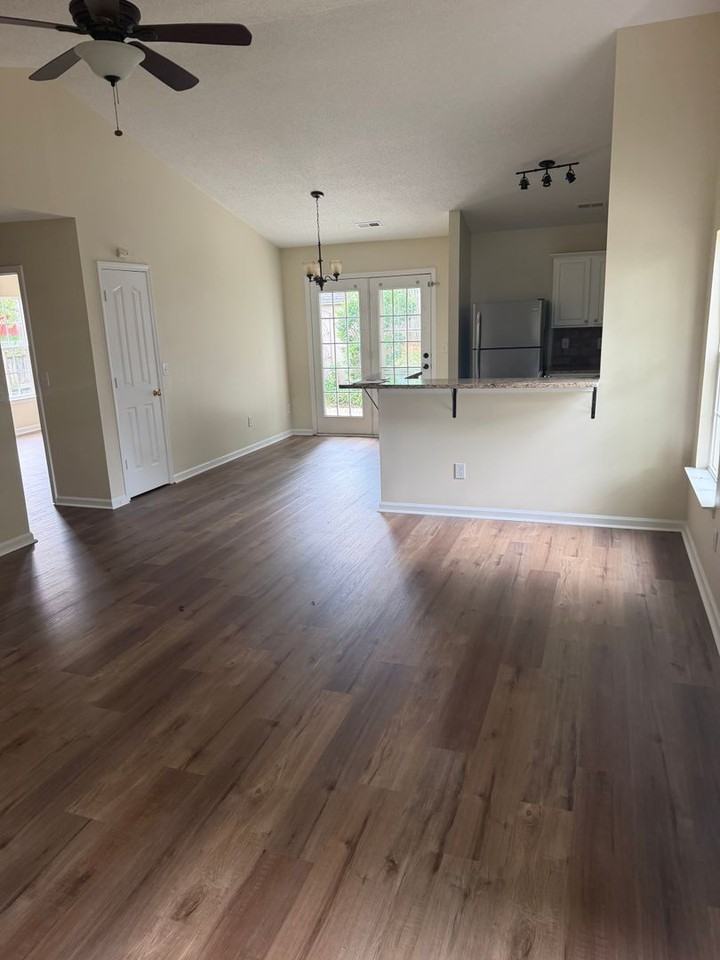 4401 Brecon Ln - Photo 3 of 9
