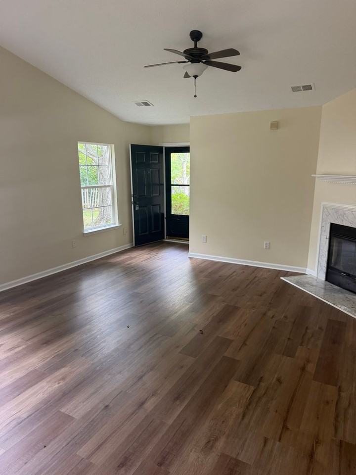 4401 Brecon Ln - Photo 4 of 9