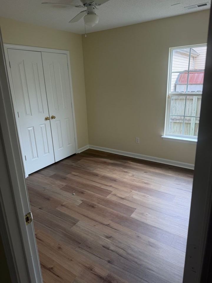 4401 Brecon Ln - Photo 7 of 9