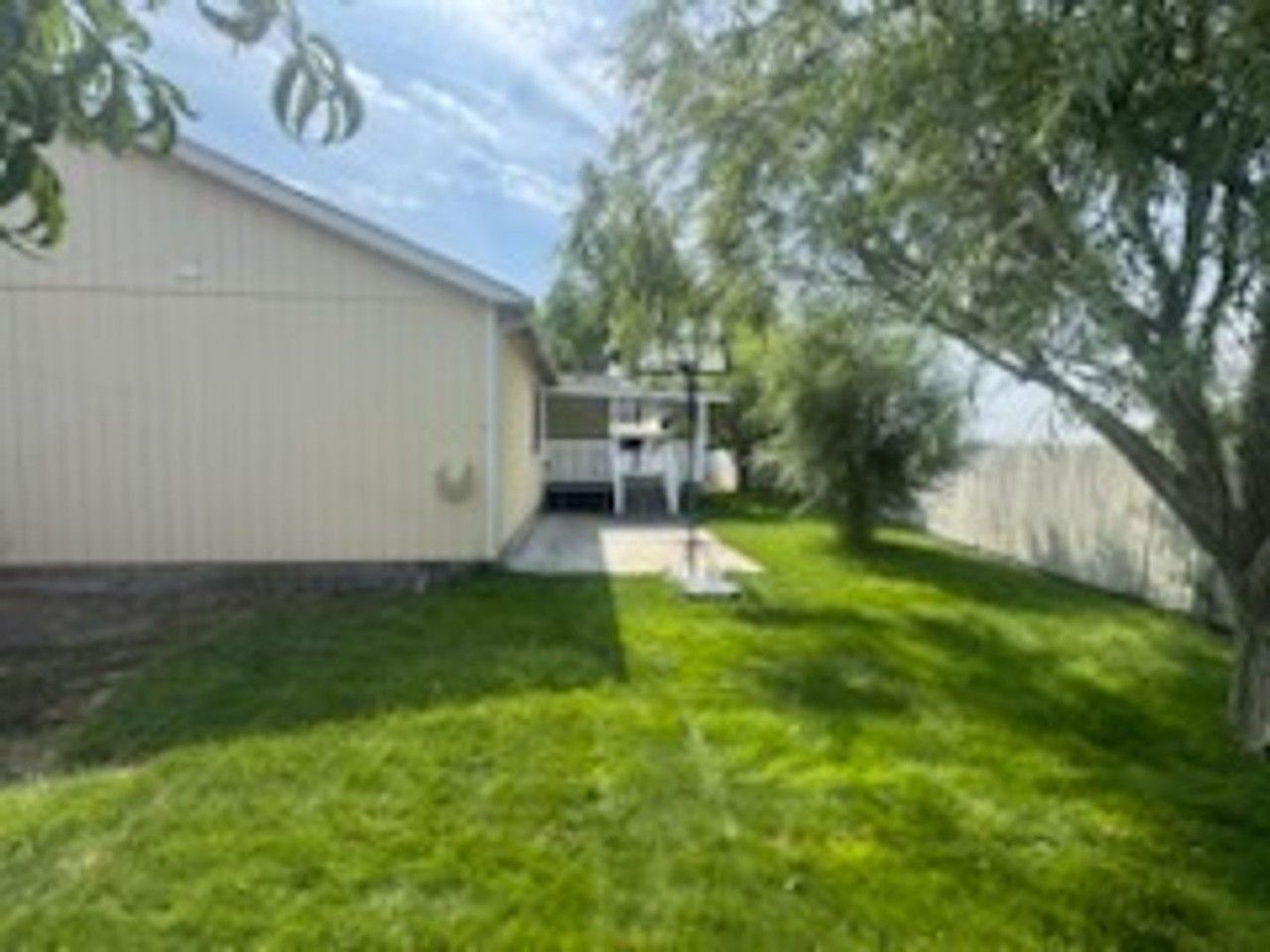 2089 Nw Eucalyptus Dr - Photo 3 of 19