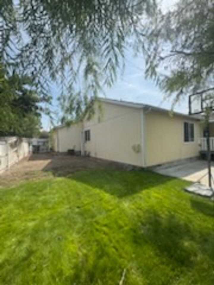 2089 Nw Eucalyptus Dr - Photo 7 of 19