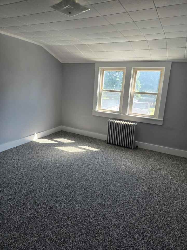 900 Main St - Photo 6 of 8