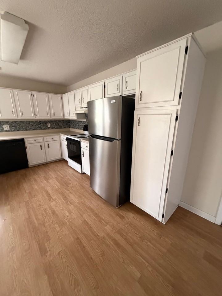 1 Fleming Dr - Photo 3 of 14