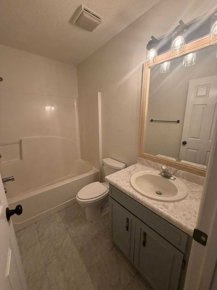 1 Fleming Dr - Photo 6 of 14