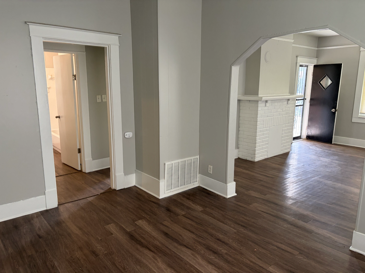 1149 Raymond St - Photo 3 of 17