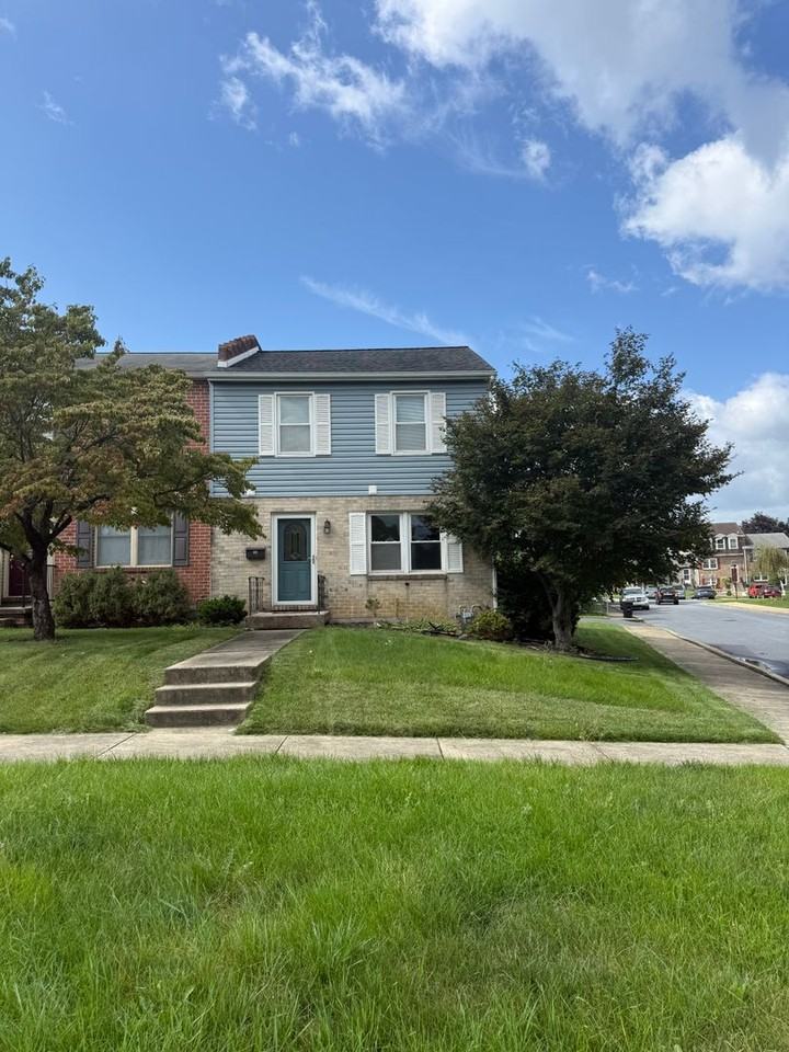 30 William Penn Dr - Photo 2 of 37
