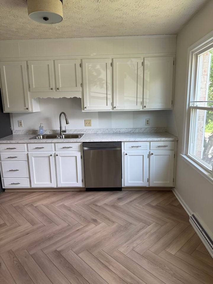 30 William Penn Dr - Photo 4 of 37